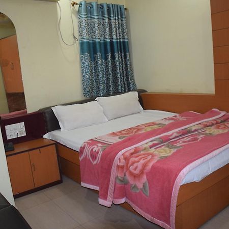 Starline Hotel アガルタラ エクステリア 写真